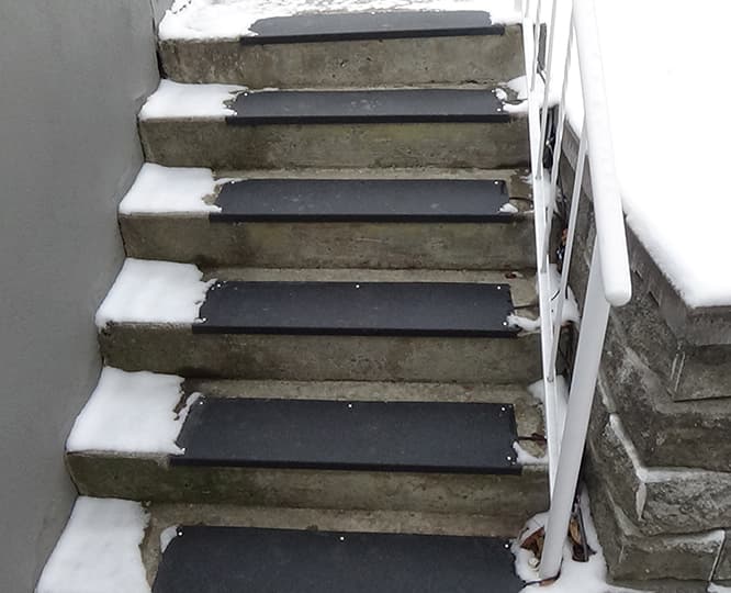 Steps with HeatTraction™ Step Covers