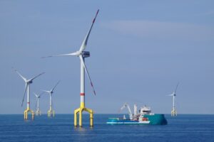 offshore wind turbine and marine vessel